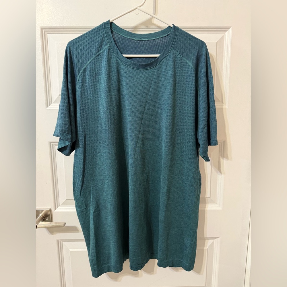 Lululemon Metal Vent Short Sleeve